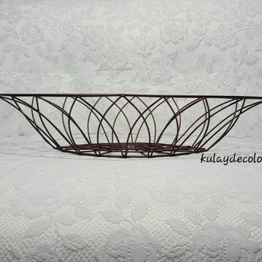 Vintage Large Metal Wire Fruit Basket 17.25